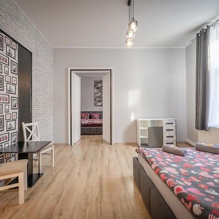 Queen Apartments Красков Екстериор снимка