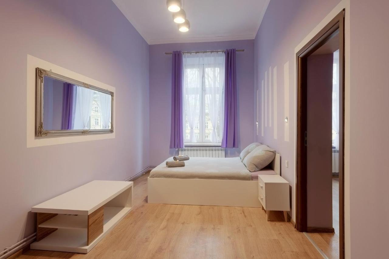 Queen Apartments Красков Екстериор снимка