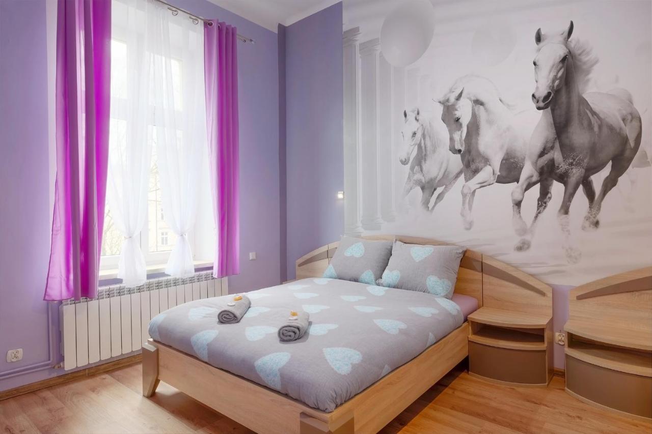 Queen Apartments Красков Екстериор снимка