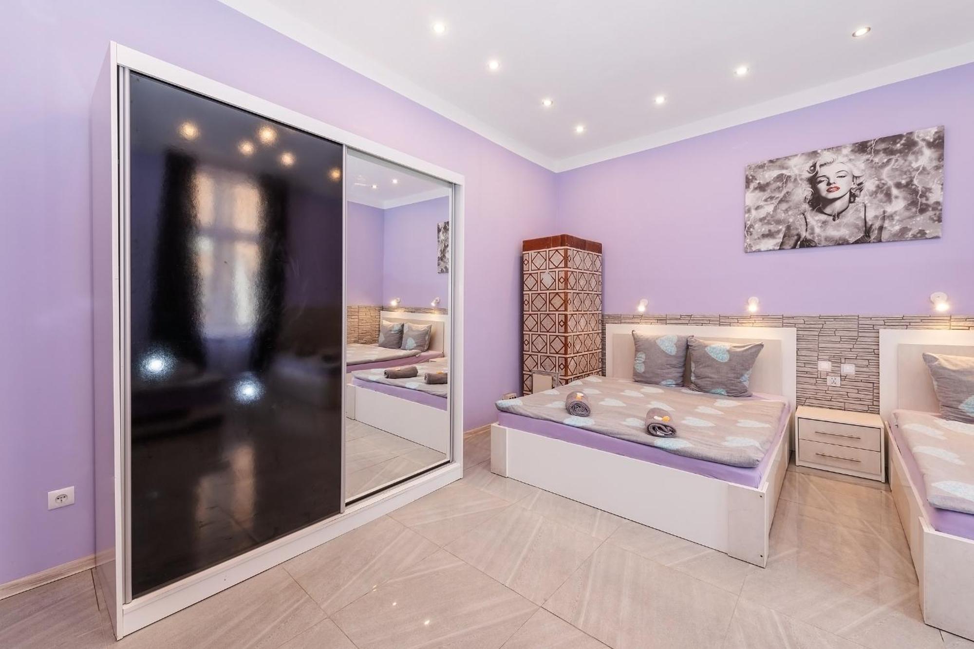 Queen Apartments Красков Екстериор снимка