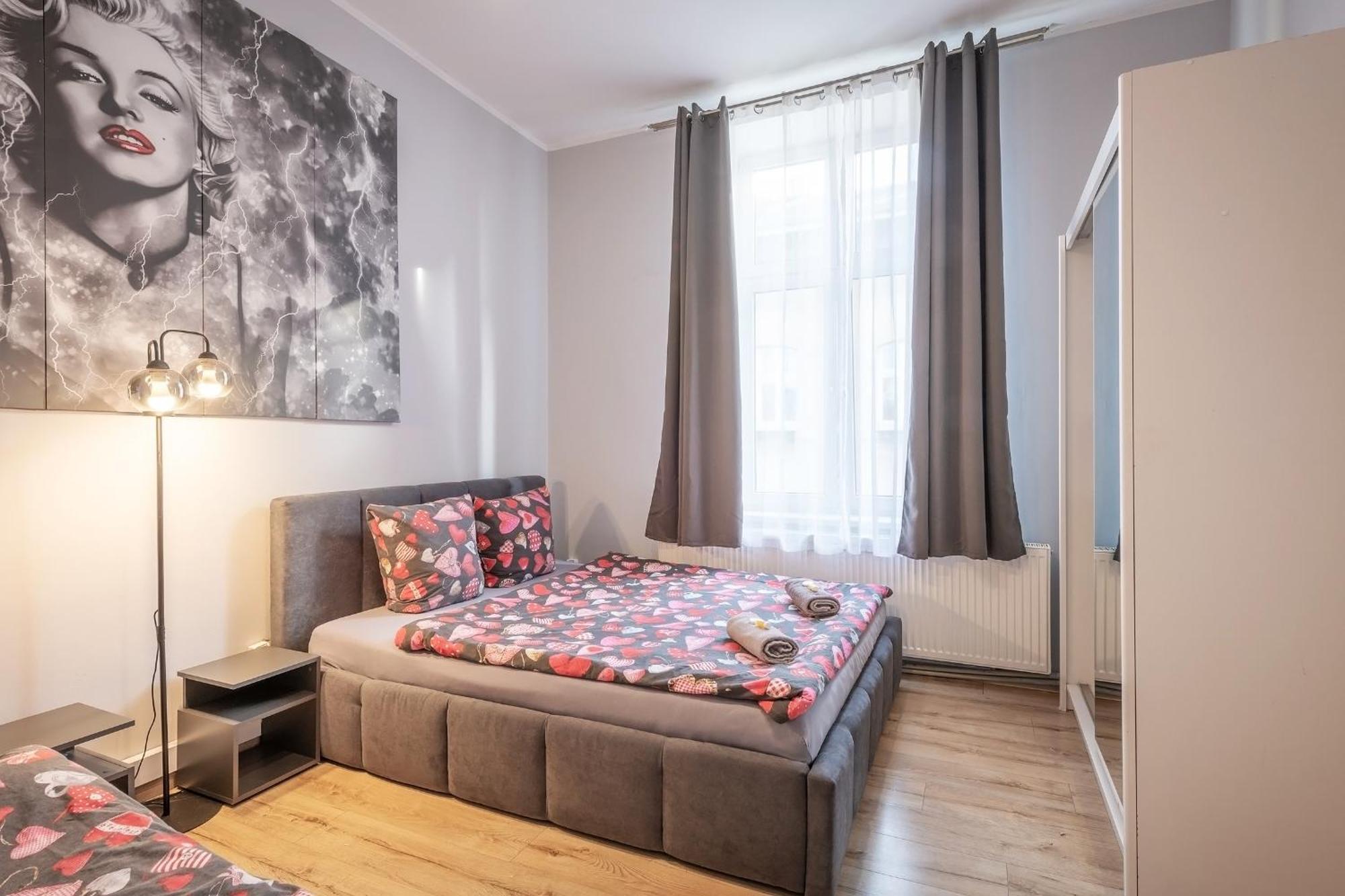 Queen Apartments Красков Екстериор снимка
