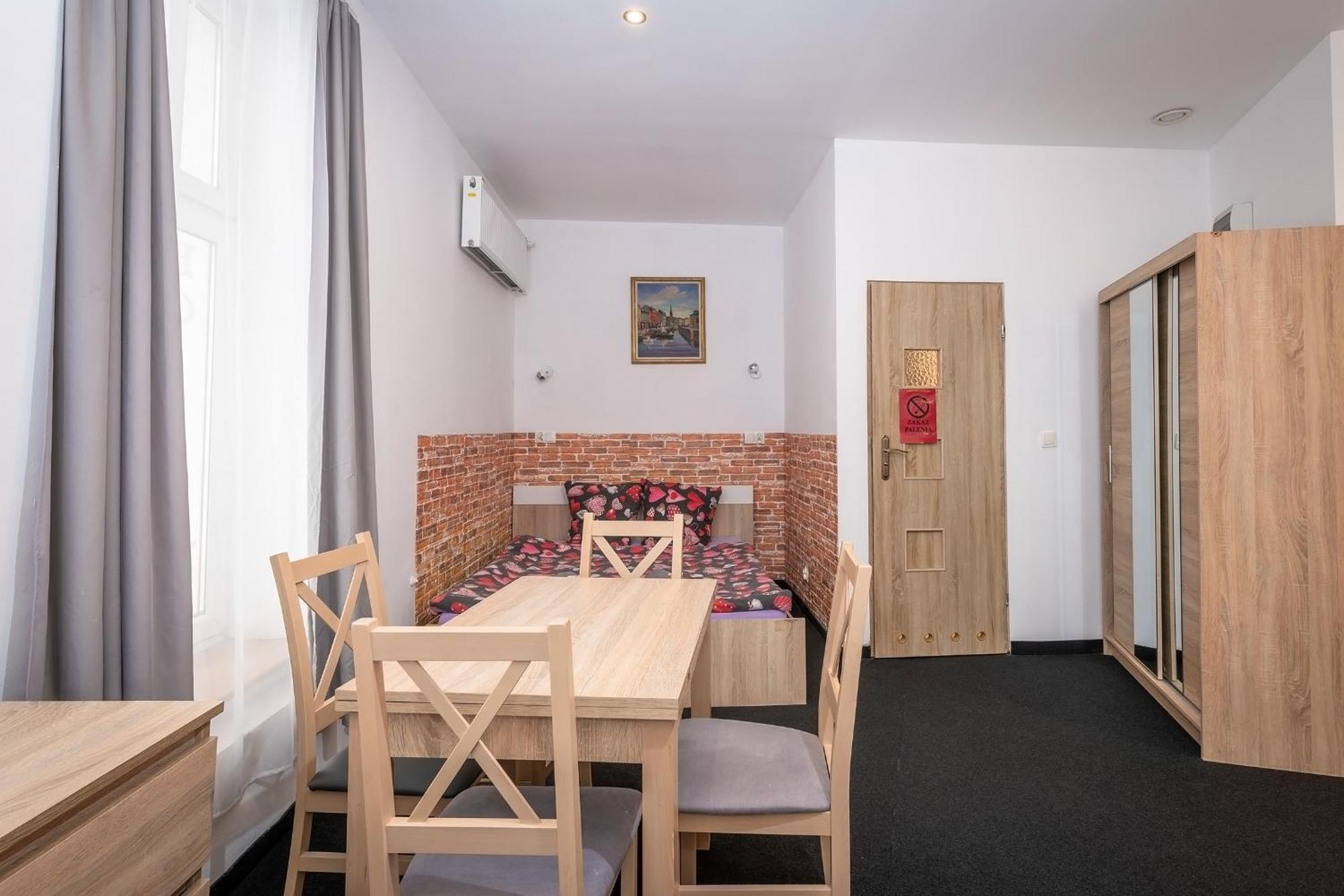 Queen Apartments Красков Екстериор снимка