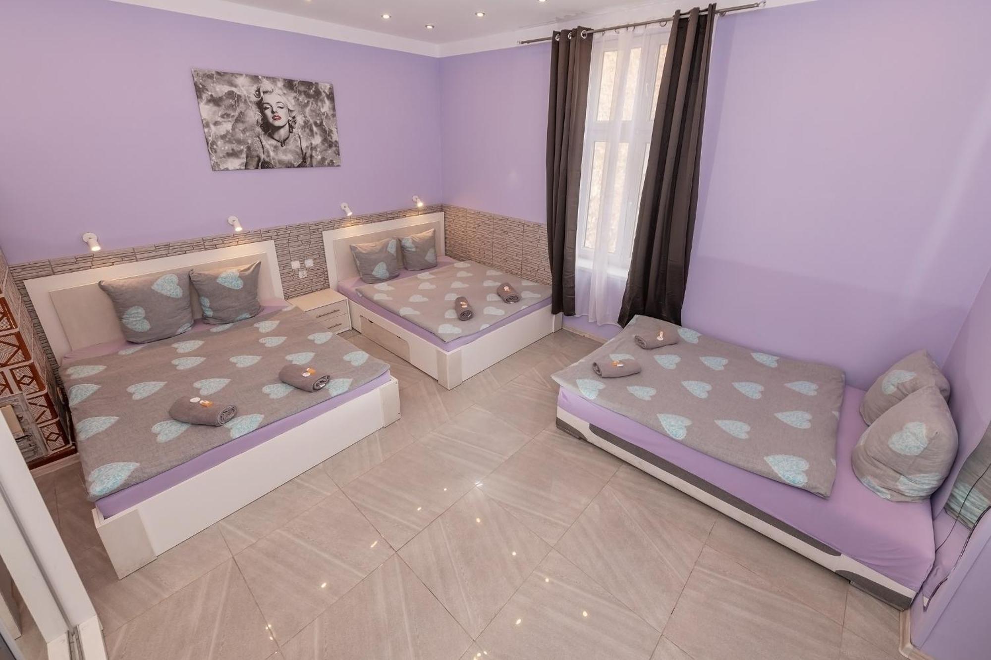 Queen Apartments Красков Екстериор снимка
