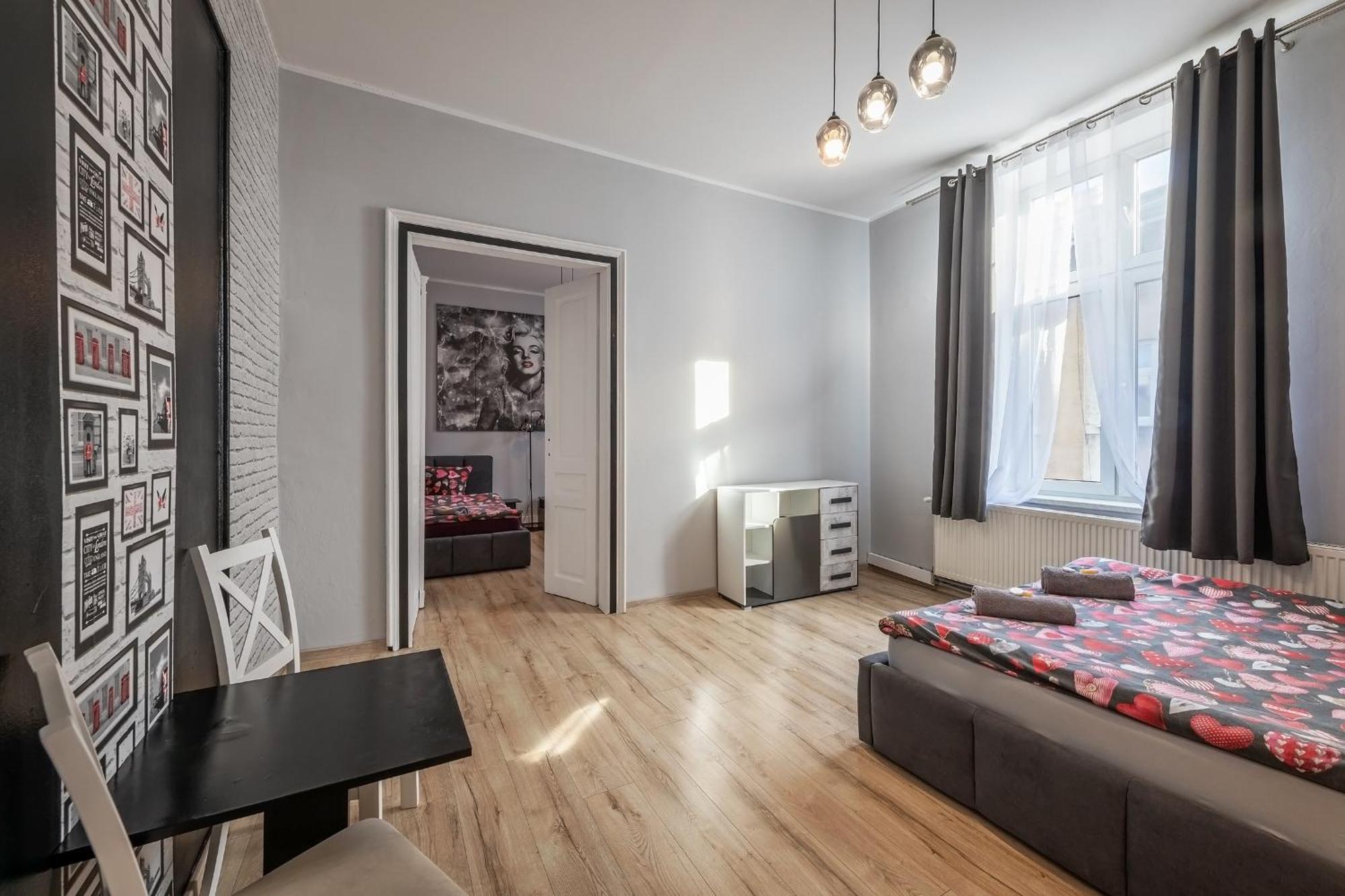 Queen Apartments Красков Екстериор снимка