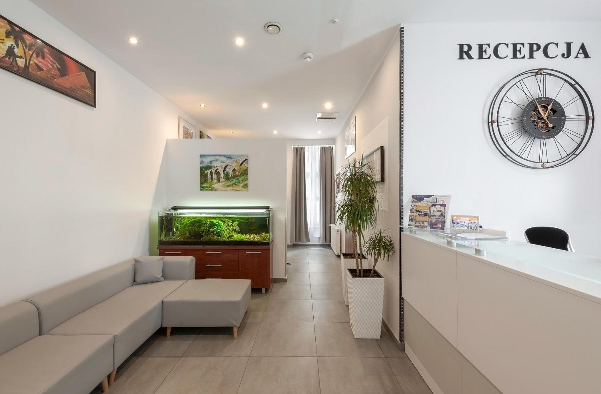 Queen Apartments Красков Екстериор снимка