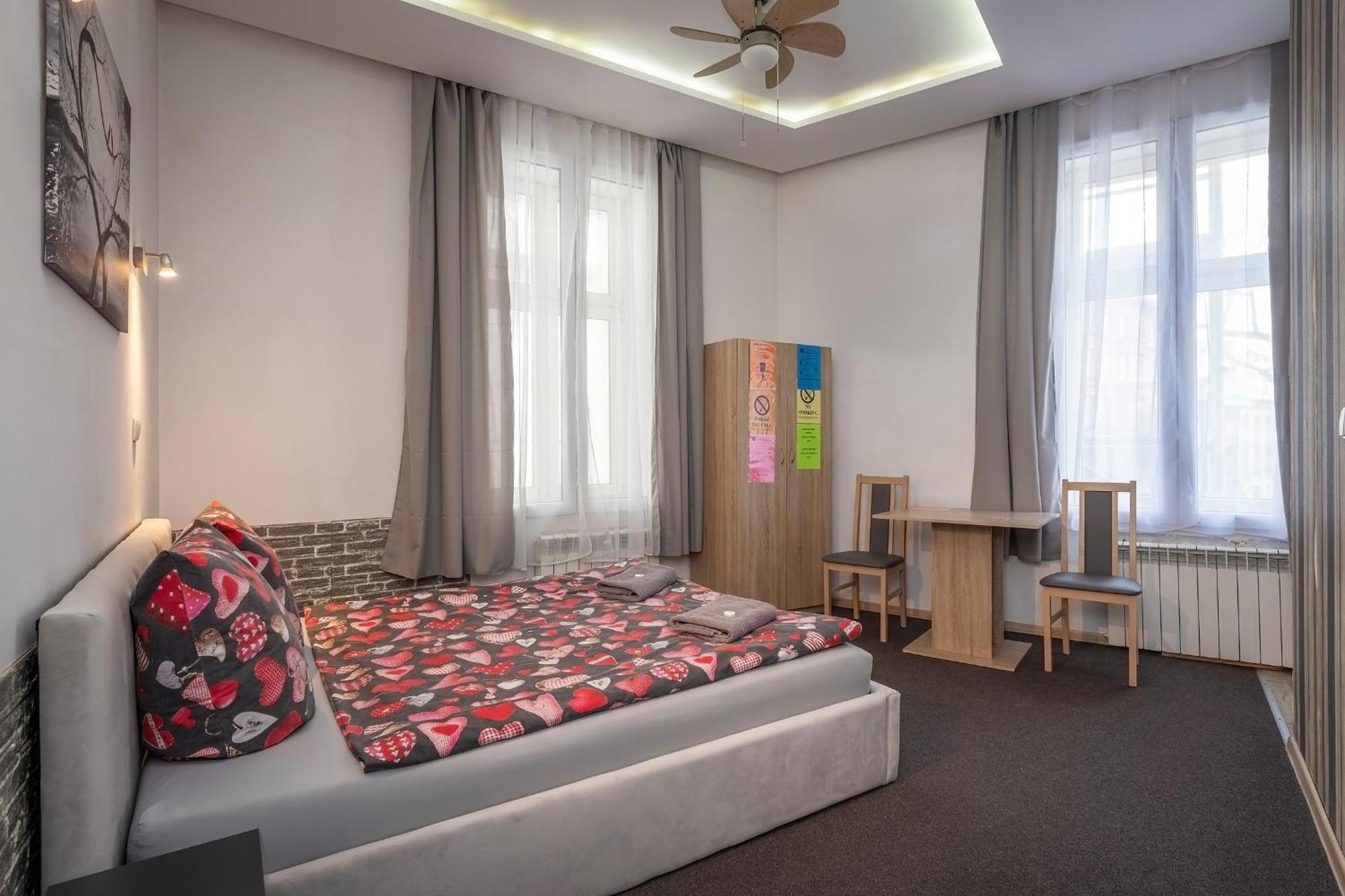 Queen Apartments Красков Екстериор снимка