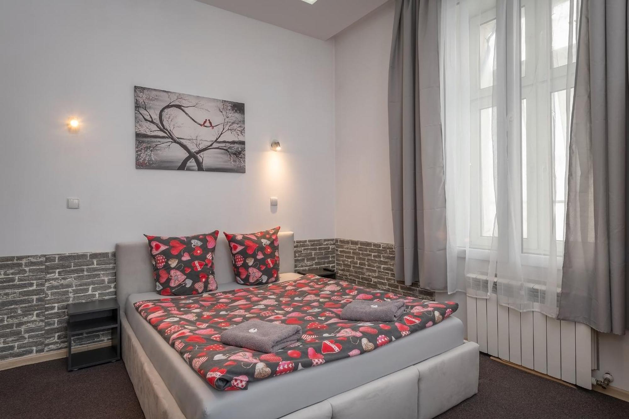 Queen Apartments Красков Екстериор снимка