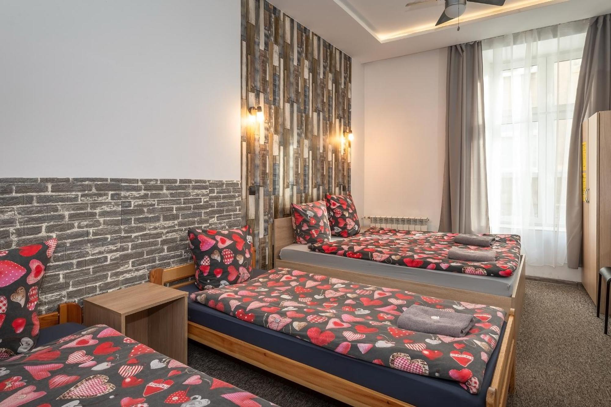 Queen Apartments Красков Екстериор снимка