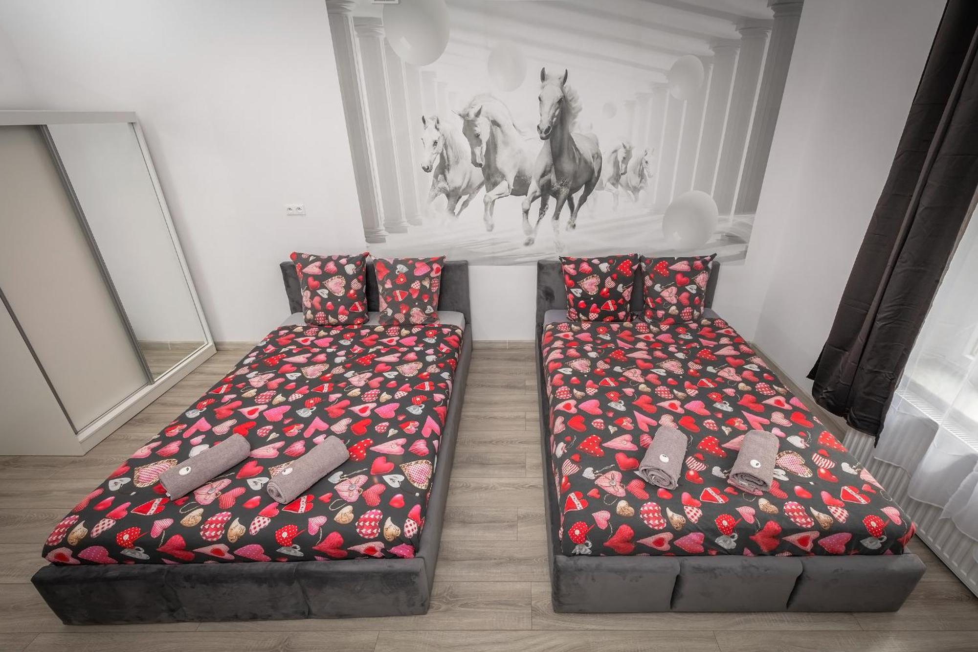 Queen Apartments Красков Екстериор снимка